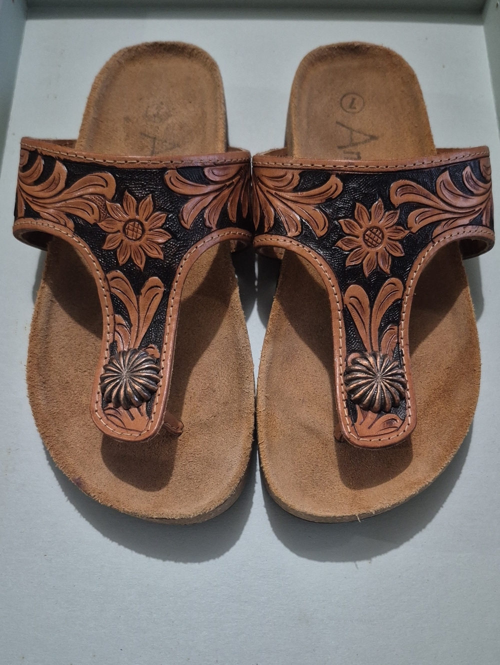 American Darling Brown and Black Floral Tooled Leather Thong Sandals